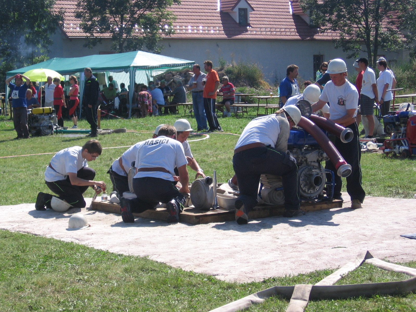 Hasická soutěž 1.8. ve Lhotce 006.jpg