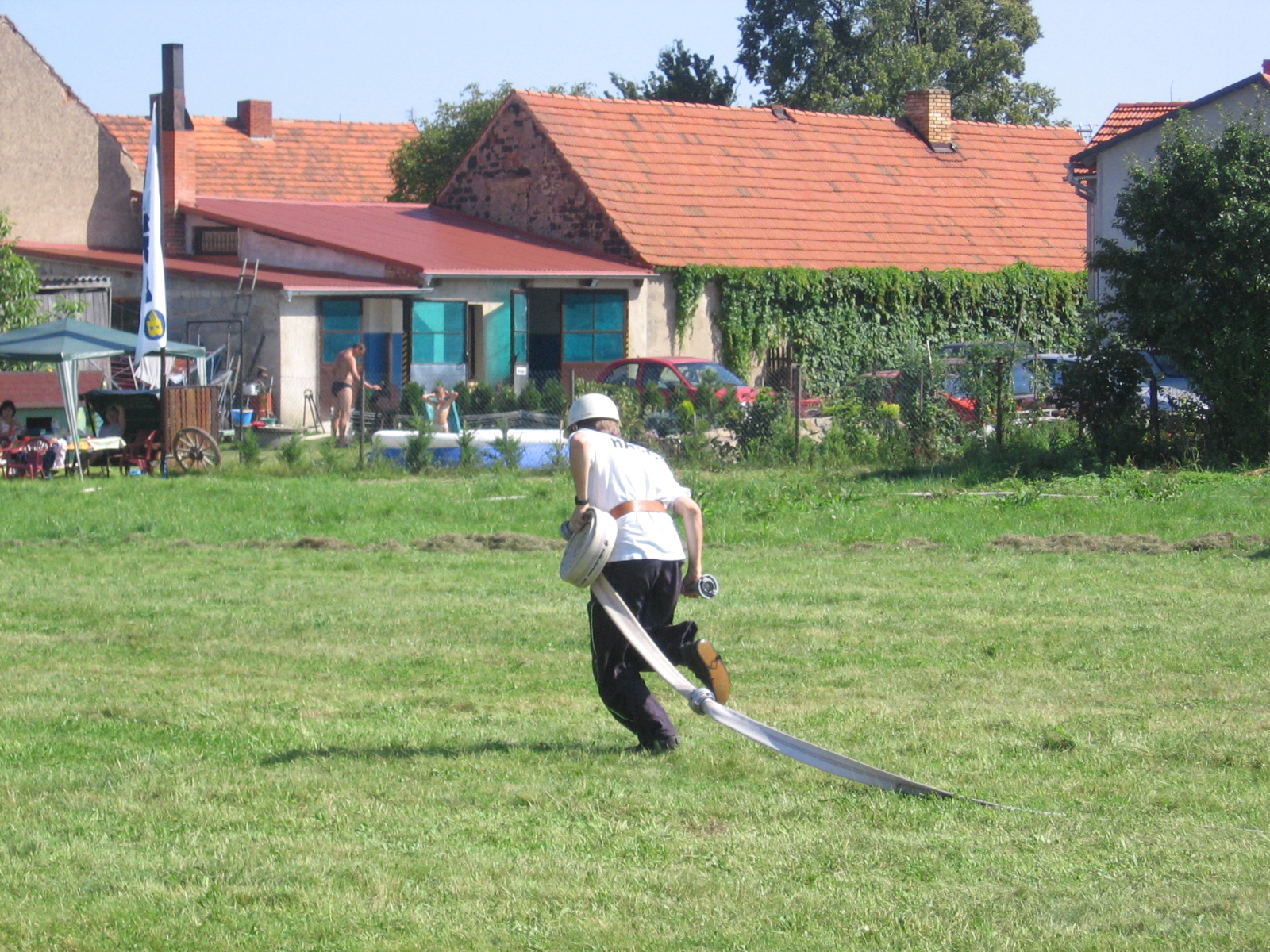 Hasická soutěž 1.8. ve Lhotce 009.jpg