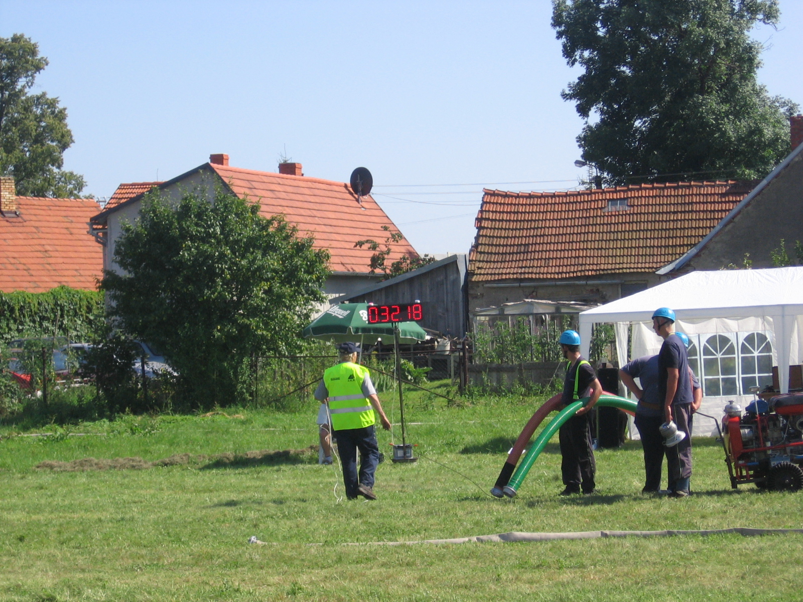 Hasická soutěž 1.8. ve Lhotce 011.jpg